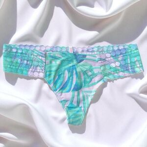 VS Pink Low Rise Lace Waist Thong Panty- Tropical Pink/Green (M)